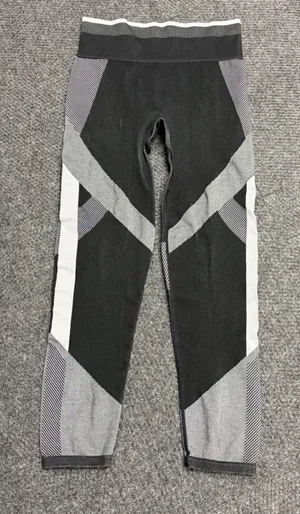 Pink Victorias Secret Cool & Comfy Leggings Black Grey Colorblock Large S1-022 thumbnail 1