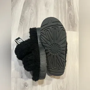 UGG‎ Black Fluffy Slides thumbnail 6