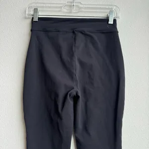 Alo Yoga High-Waist Flutter Flare Leggings Black Size Small thumbnail 8
