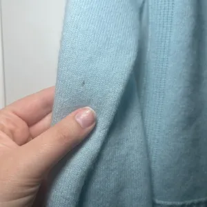 360 Cashmere Light Blue Crewneck Raglan Sweater XS Pure Cashmere cozy minimal thumbnail 7