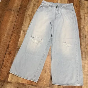 Old Navy Women's Light Denim Mid-Rise Baggy Wide Leg Jeans Sz 10 Busted Skater thumbnail 1