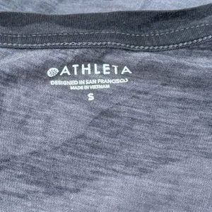 Athleta Black and Grey Camo Short Sleeve T-Shirt Women’s Small thumbnail 3