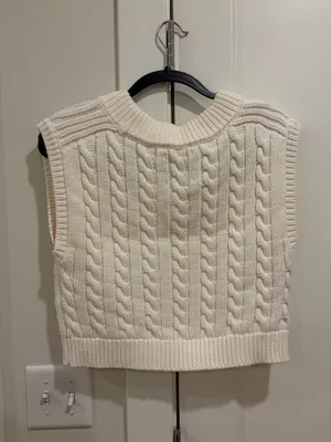 Abercrombie Sweater Vest V-Neck thumbnail 2
