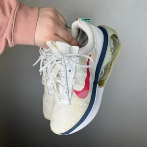 Nike Air Max‎ Furyosa Womens Rattan White Obsidian Pomegranate DC9478-100 Size 8 thumbnail 3
