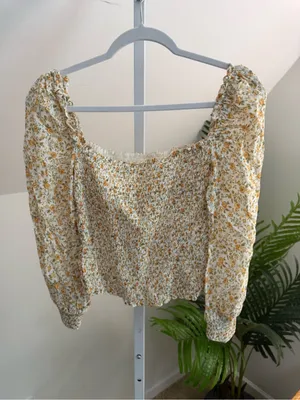 Reformation Pinto top , floral print, square neckline, and smocked bodice Small thumbnail 3