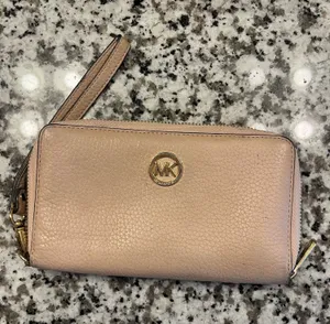 Michael Kors Wallet Wristlet thumbnail 1