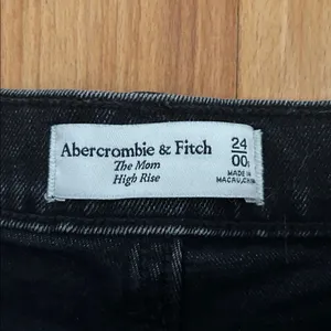 Abercrombie Black High Rise Mom Jeans thumbnail 5