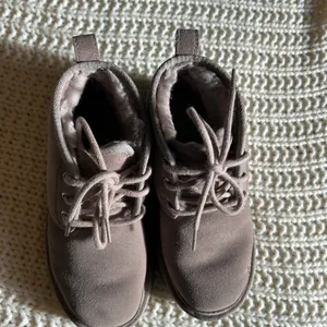 UGG Neumel Lace Up Ankle Winter Boots in Oyster Size 5 thumbnail 2