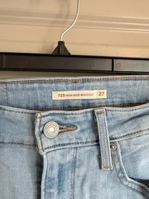 Levi’s Bootcut Jeans 725 High-Rise thumbnail 2