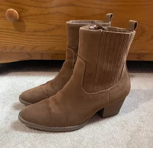 Universal Threads Brown Booties thumbnail 1