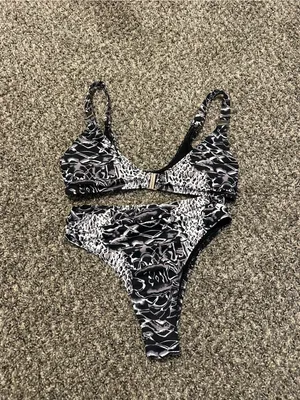 Women’s Black & White Printed Bikini Set Size M thumbnail 3