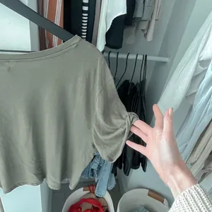 H&M Olive Green Cropped T-shirt thumbnail 3