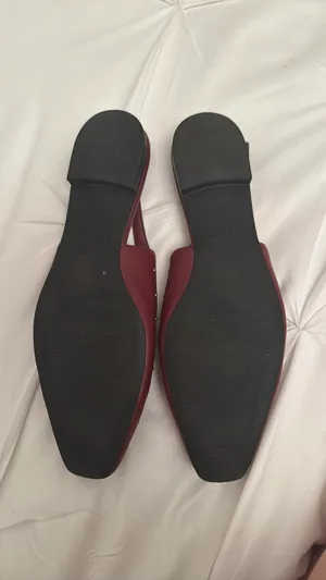 Katy Perry Maroon flats thumbnail 2