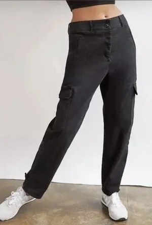 Aritzia Wilfred Free Modern Cargo Pants Size 10 Black High Rise Utility thumbnail 1