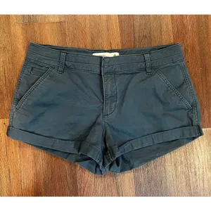 Abercrombie & Fitch Navy Blue Low Rise Chino Shorts - Y2K Preppy - Size 4 thumbnail 2