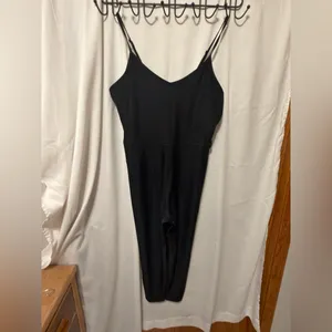 Old Navy Cloud + Do Dry 7/8 Bodysuit NWOT size XL, Black, built in support bra thumbnail 3