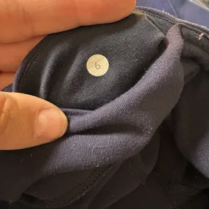 Lululemon Women’s Presence Pants Size 6 Navy Full Length Yoga Workout Gym thumbnail 11