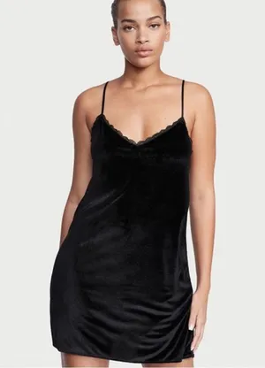 Victoria’s Secret slip thumbnail 1