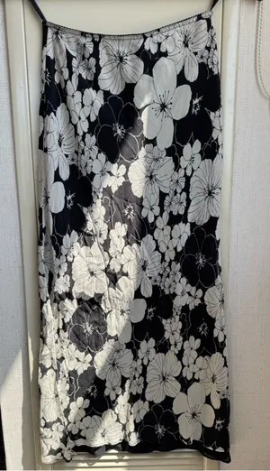 Vintage Y2K silk Express Black Slip Skirt with White Floral Print XS thumbnail 1