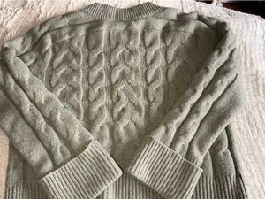 Abercrombie & Fitch Cable Easy V-Neck Sweater thumbnail 3