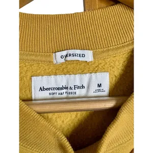 Abercrombie & Fitch Soft AF Fleece Yellow Oversized Crew Neck Sweatshirt Size M thumbnail 3