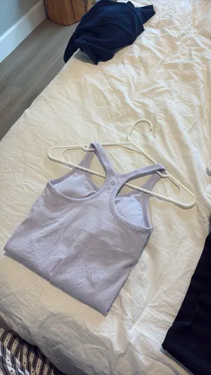 Lululemon tank thumbnail 2