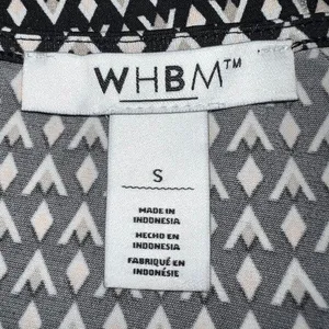 WHITE HOUSE BLACK MARKET Geometric Halter Sharkbite‎ Black White Top NWOT S thumbnail 7