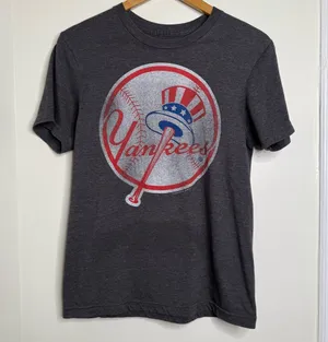 Genuine Merchandise New York Yankees Baseball Gray T Shirt Distressed Women’s Size Small thumbnail 1