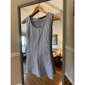 Doe & Rae Women's Blue Striped Sleeveless Shirt Large thumbnail 2