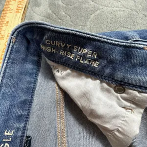 American Eagle Jeans Womens 6 Blue Curvy Super High Rise Flare Rips Festival thumbnail 8