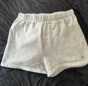 Aritzia shorts  thumbnail 1