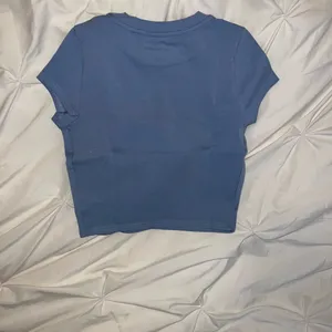 Juicy Couture Iconic Dump him baby tee cropped tshirt 2000s Y2K sterling blue thumbnail 3