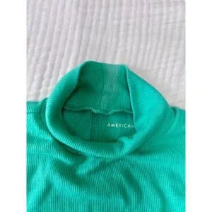 Women's American Eagle Outfitters Green Ribbed Long Sleeve Tee M thumbnail 5