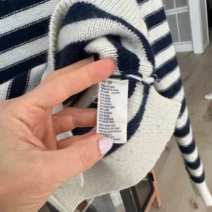 Vintage y2k American Eagle AE sweater navy striped wool v crew knit preppy 2010 thumbnail 3