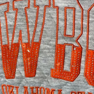 G-III 4Her Oklahoma State Cowboys Woman’s Quilted Sequin Raglan Shirt Medium thumbnail 3