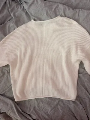 Hollister Sweater thumbnail 2