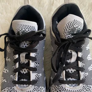APL Techloom Pro Sneakers Size 7.5 thumbnail 4