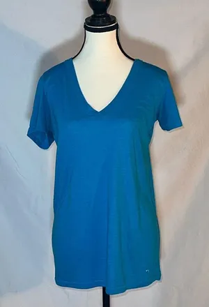 PINK • Victoria’s Secret • Everyday T-Shirt • Size Lg. thumbnail 1