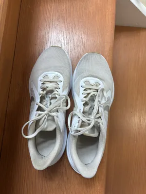 Nike Downshifter 10 White Metallic Silver Woman’s Running Shoes thumbnail 4