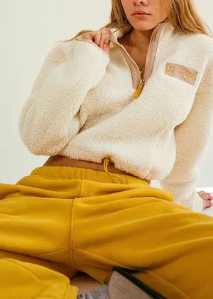 Champion Uo Exclusive Sherpa Half-Zip Jacket Women's at Urban Outfitters thumbnail 3