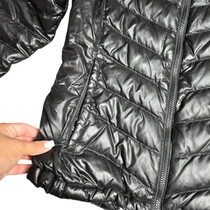 The North Face Women's Black‎ Puffer Jacket Size: S thumbnail 2