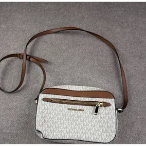 Michael Kors Jet Set Large East West Crossbody Vanilla Acorn MK Logo 35F8GTTC3B thumbnail 4