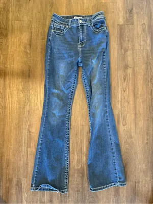 Legend Y2K Embellished Slight Flare Jeans Size 7 thumbnail 2