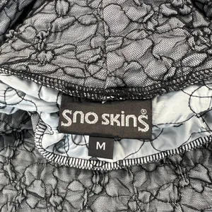 Sno Skins Crop Top Womens Medium Black Lace Sheer Detail Turtle Neck Ski Outdoor thumbnail 12