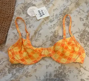 Kulani Kinis thumbnail 1