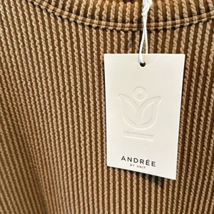 Andree by Unit‎ M/L Mocha Oversized Ribbed Dolman Tunic thumbnail 3