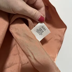 Babaton Aritzia NWT‎ Benji Soft Apricot Camisole Tank Size Small thumbnail 4