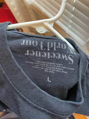 Ariana Grande Sweetener Tour Tee thumbnail 3