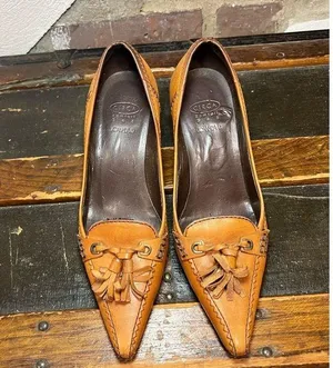 Vintage Circa Joan & David Mustard Pumps thumbnail 2
