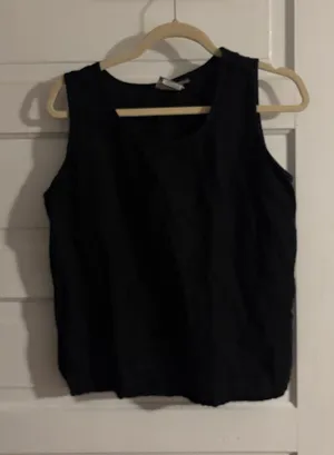 Classic Black Sleeveless Women’s Cotton/Linen Tank Top thumbnail 1